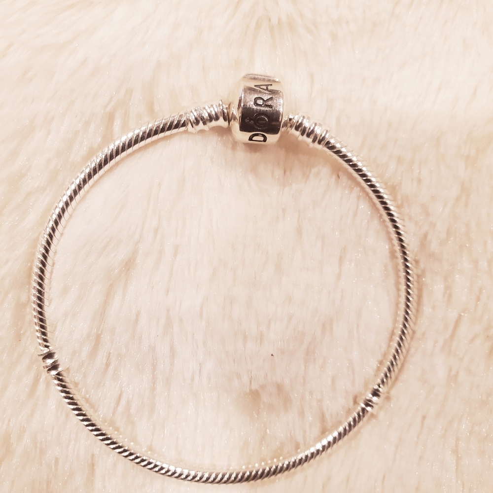 Authentic pandora Bracelet